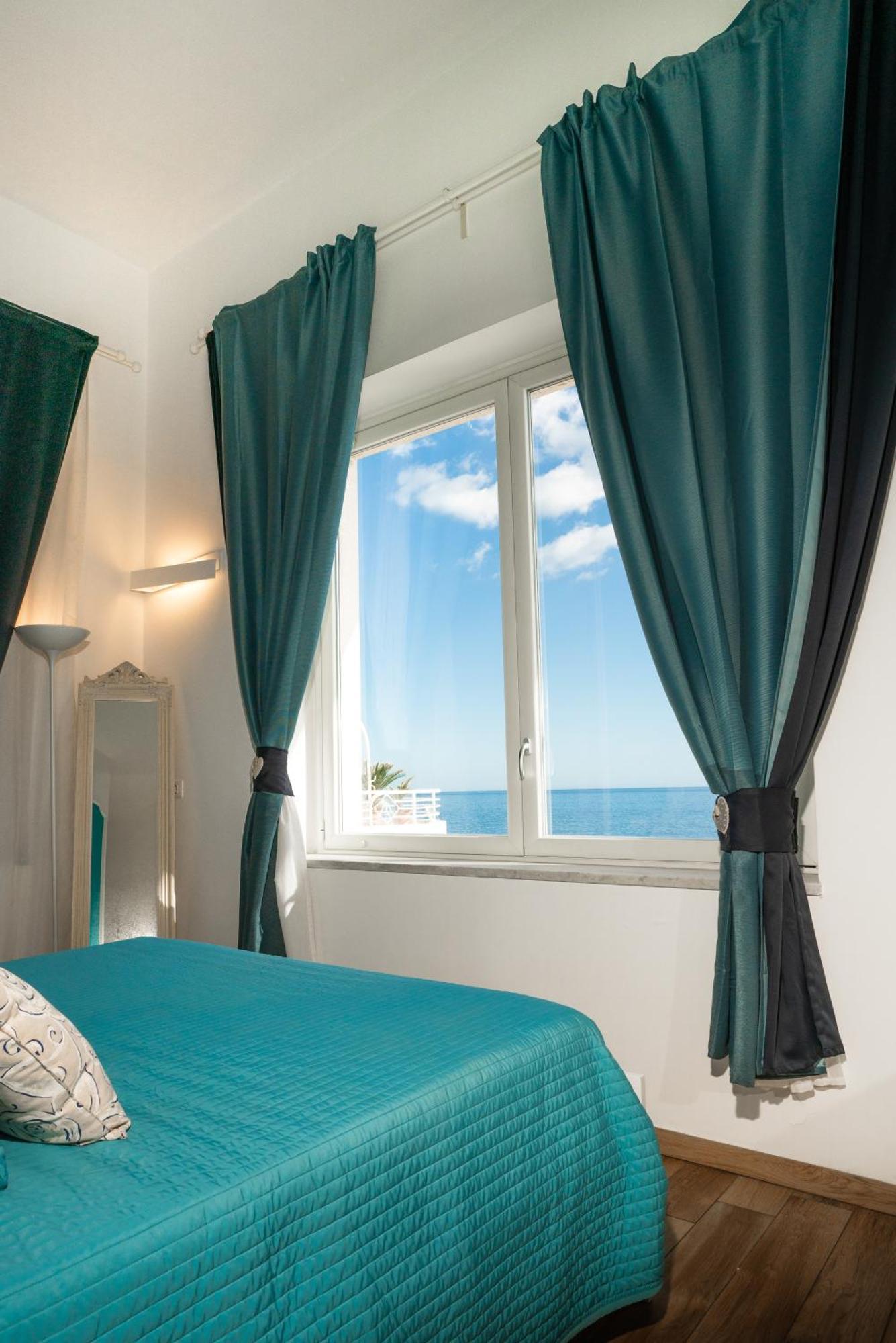 Marlove Sea View Siraküza Dış mekan fotoğraf